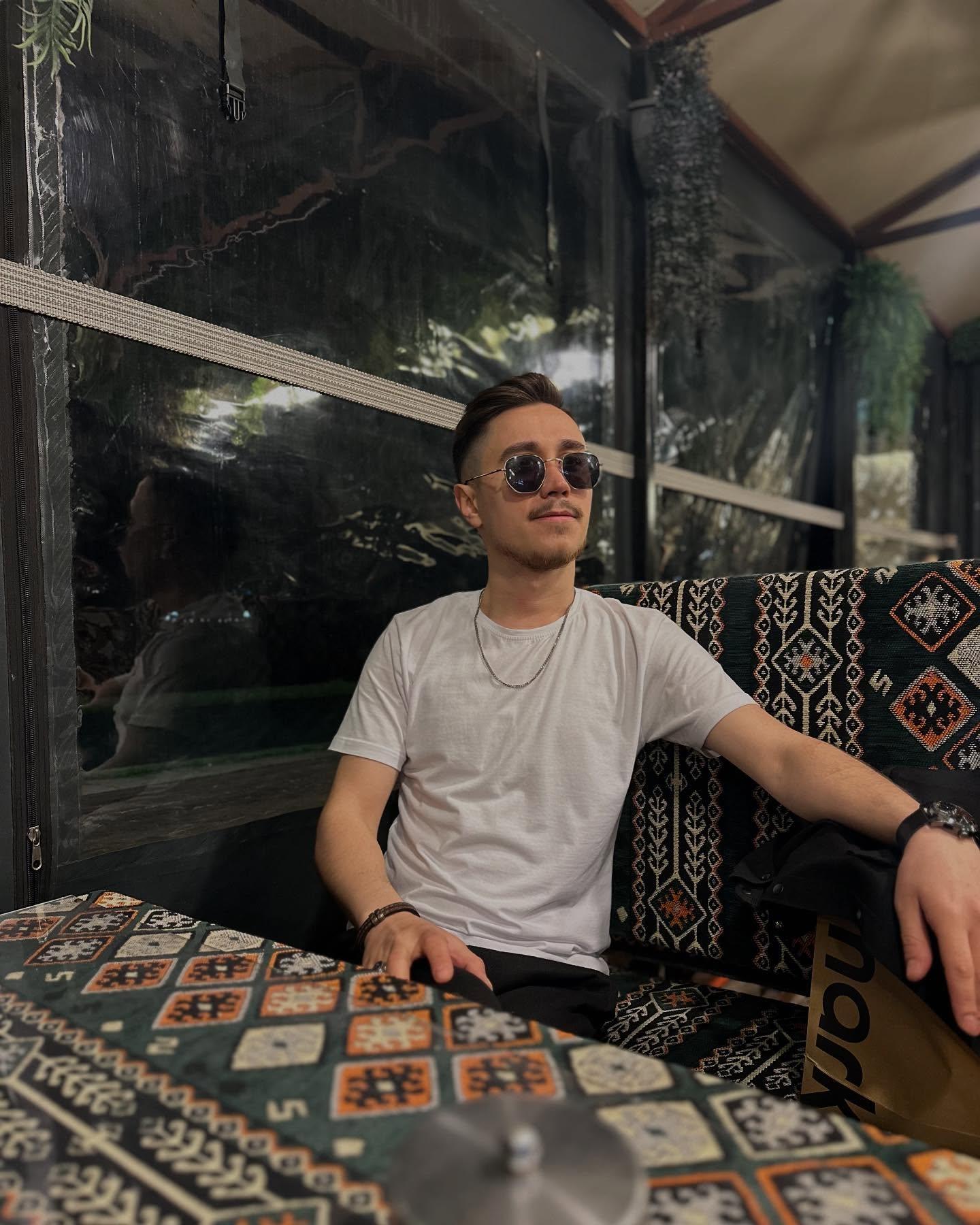 Ali Eroğlu Kimdir? | Trabzon Web Tasarım ve SEO Uzmanı